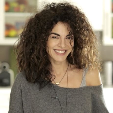 Η Μαρία Σολωμού κράτησε την υπόσχεσή της και κουρεύτηκε για καλό σκοπό!