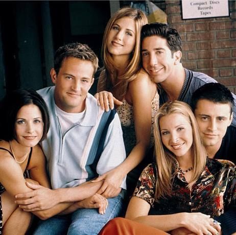 Πώς θα ήταν τα Friends χωρίς την Aniston; Ιδού ποιες stars είχαν διεκδικήσει τον ρόλο της