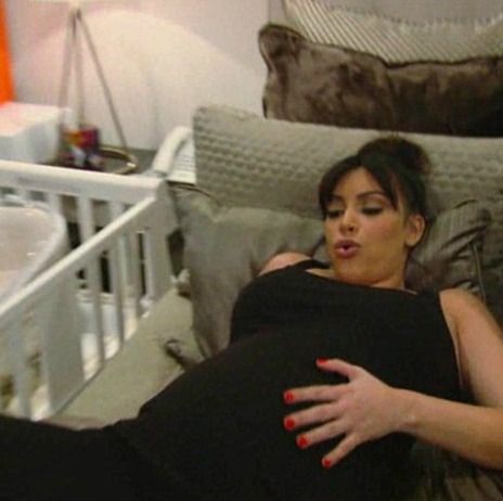 Δείτε την Kim Kardashian λίγες ώρες πριν τον τοκετό: «Πρέπει να γεννήσω τώρα»