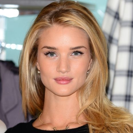 Rosie Huntington-Whiteley: Ποιο είναι το αγαπημένο της προϊόν ομορφιάς;