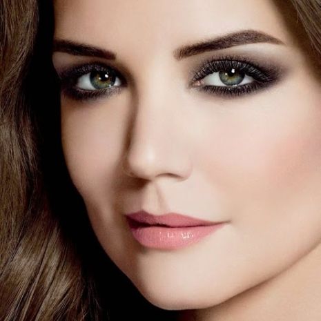 Μάθετε πώς να κάνετε τα τέλεια Smoky Eyes!