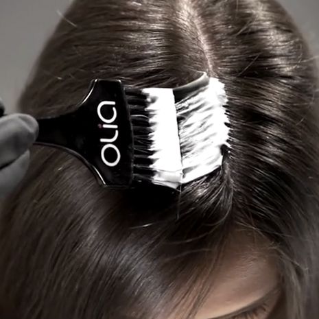 Βάψτε τέλεια τα μαλλιά σας με τη νέα Olia της Garnier!