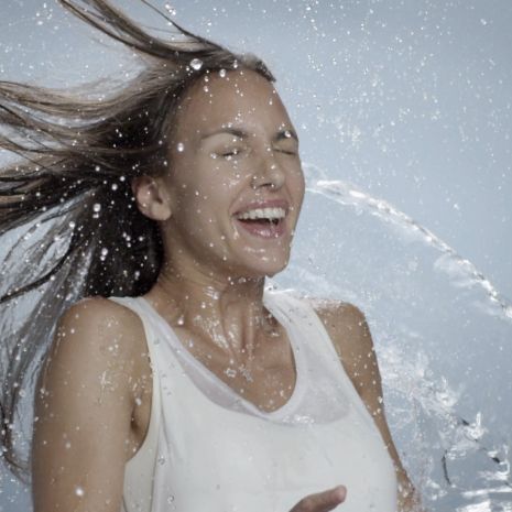 #Aqualove: Αυτό είναι το hashtag που θα αλλάξει την επιδερμίδα σας!