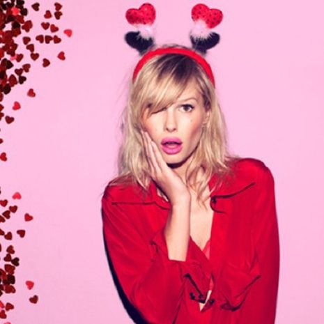 Valentine's Day: 3 sexy outfits για να μην πάρει τα μάτια του από πάνω σου!