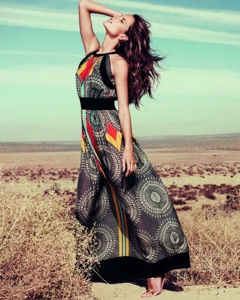 Η Alessandra Ambrosio φωτογραφίζεται για τα Monsoon
