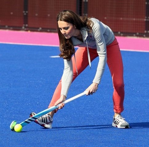 Η Kate Middleton παίζει χόκεϊ και παραδίδει μαθήματα στυλ