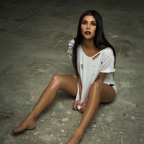 Η γυμνή αλήθεια των Kardashians: Η νέα ολόγυμνη φωτογράφιση της Kourtney θα σε αφήσει άφωνη
