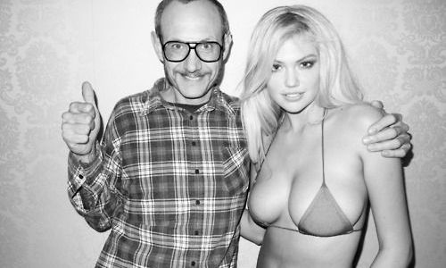 Η καυτή Kate Upton ξαναχτυπά μέσω Terry!