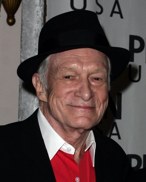 O 84χρονος Hugh Hefner ντύνεται γαμπρός