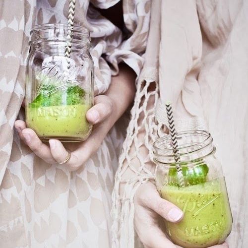 Αυτός ο detox χυμός θα σε βοηθήσει να αντιμετωπίσεις το φούσκωμα των χριστουγεννιάτικων ημερών