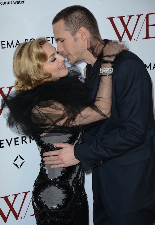 Η Madonna αλλού πίνει και αλλού πάει και ξεδίνει