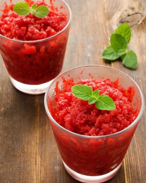 Εύκολο sorbet με φράουλες και τεκίλα