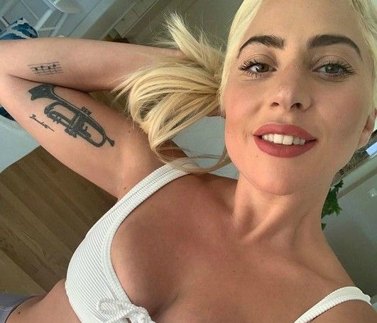 Lady Gaga: Η άβολη στιγμή που αναφέρθηκε στον πρώην της και την άκουσε ο νυν