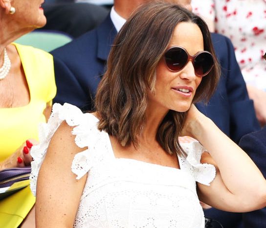 Λίγο πριν γεννήσει, η Pippa Middleton χαλαρώνει με μπικίνι και πολύ φουσκωμένη κοιλιά στην Τοσκάνη
