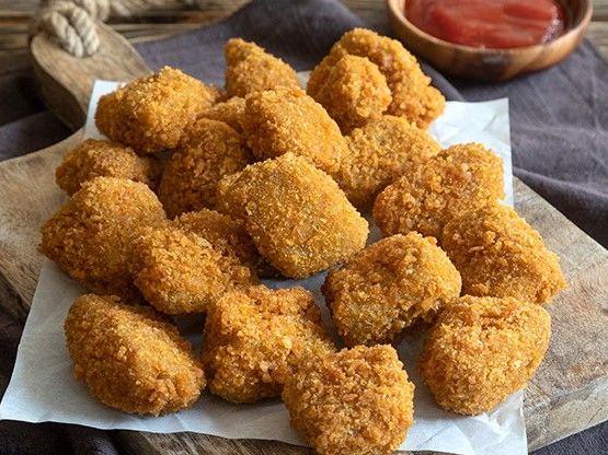 Άκης Πετρετζίκης: Vegan nuggets
