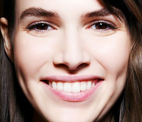 6 beauty χρήσεις της βαζελίνης που στοιχηματίζουμε ότι δεν ήξερες