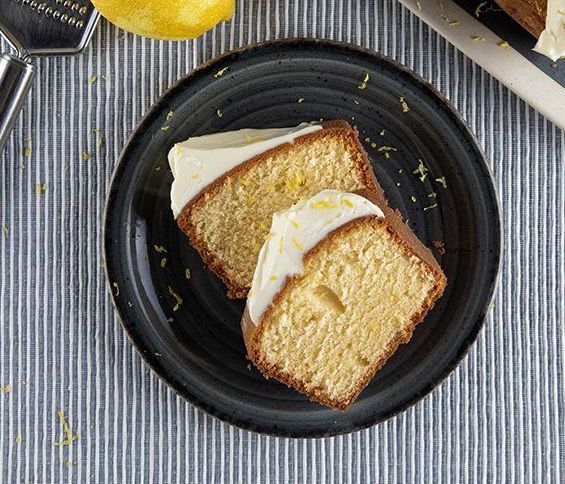 Pound cake με τυρί κρέμα από τον Άκη Πετρετζίκη