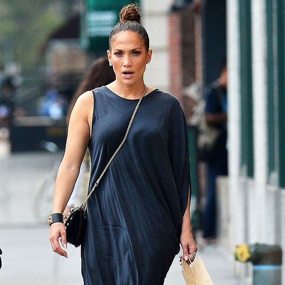 Τι τρέχει εδώ; Το τρυφερό τετ α τετ της Jennifer Lopez με σέξι και πανέμορφο παρουσιαστή