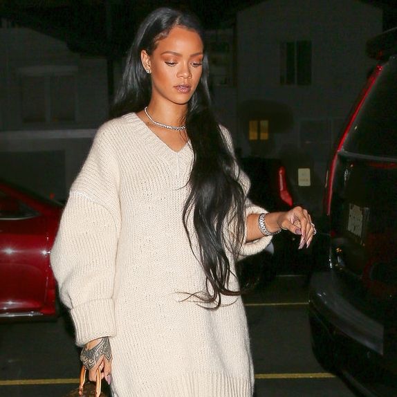 Κάν' το όπως η Rihanna: Αυτός είναι ο σύγχρονος τρόπος για να φορέσεις τα πλεκτά σου φέτος