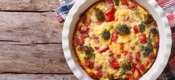 Quiche με μπρόκολο, πιπεριές και ντομάτα