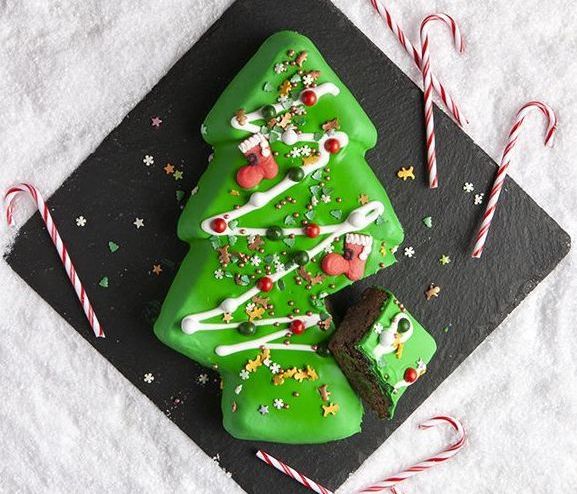 Συνταγή για brownie σε σχήμα χριστουγεννιάτικου δέντρου