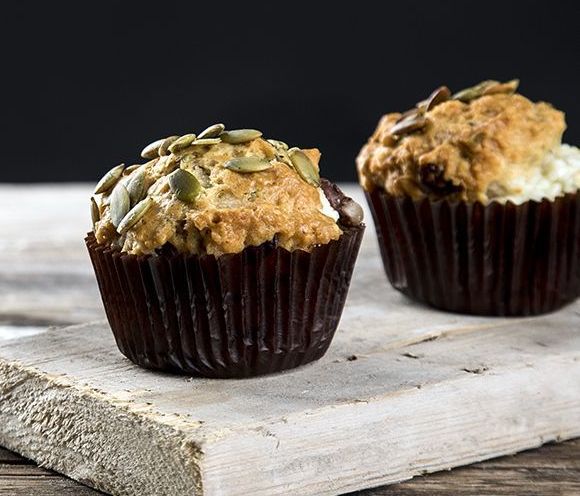 Muffins με ελιές και φέτα από τον Άκη Πετρετζίκη