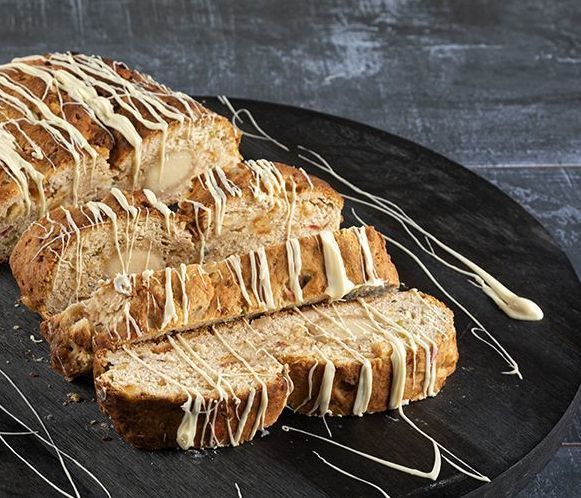 Συνταγή του Άκη Πετρετζίκη για stollen με λευκή σοκολάτα