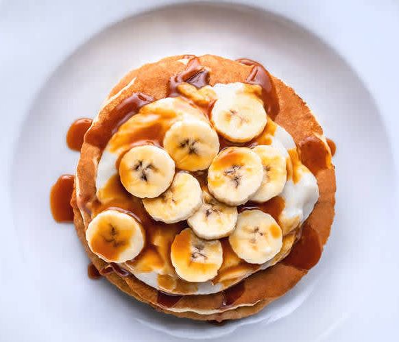 Ετοιμάζουμε υγιεινά pancakes με βρώμη στον φούρνο