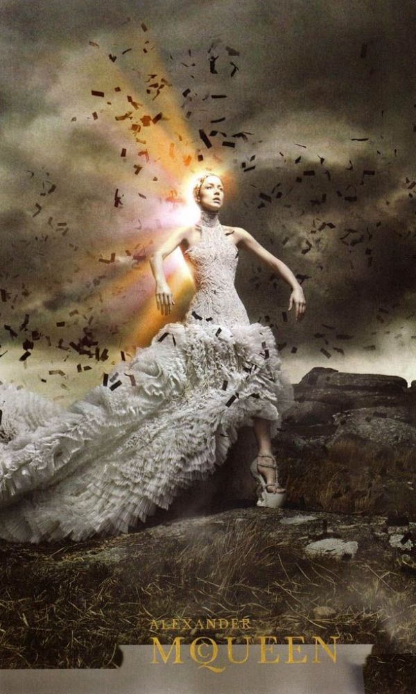 Η εκρηκτική καμπάνια του Alexander McQueen