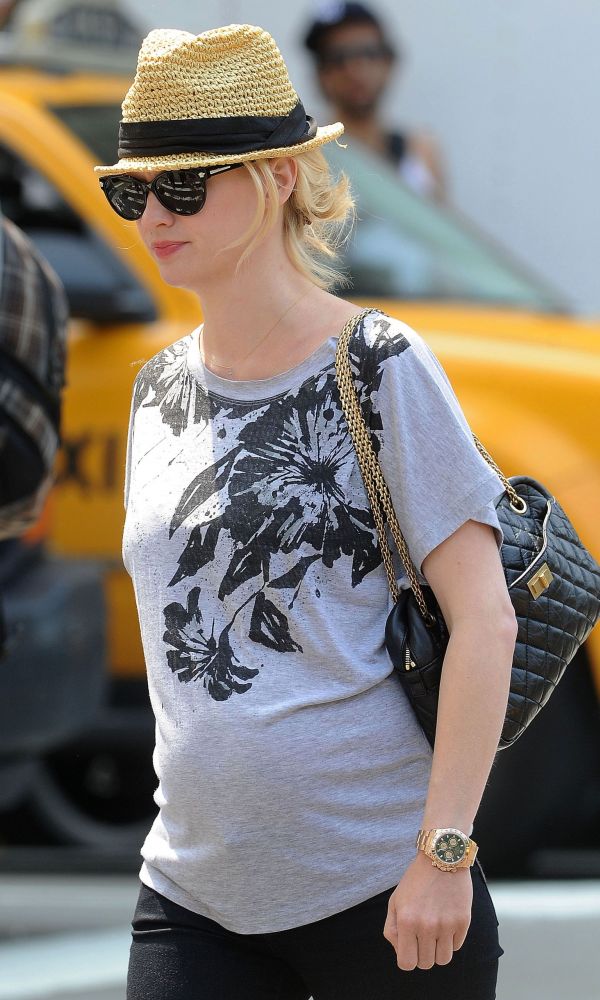 Η January Jones έγινε επιτέλους μαμά