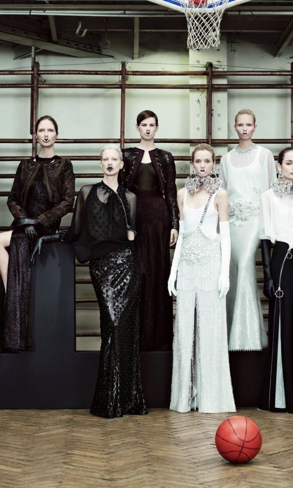 Σκοτεινή κομψότητα με την υπογραφή Givenchy