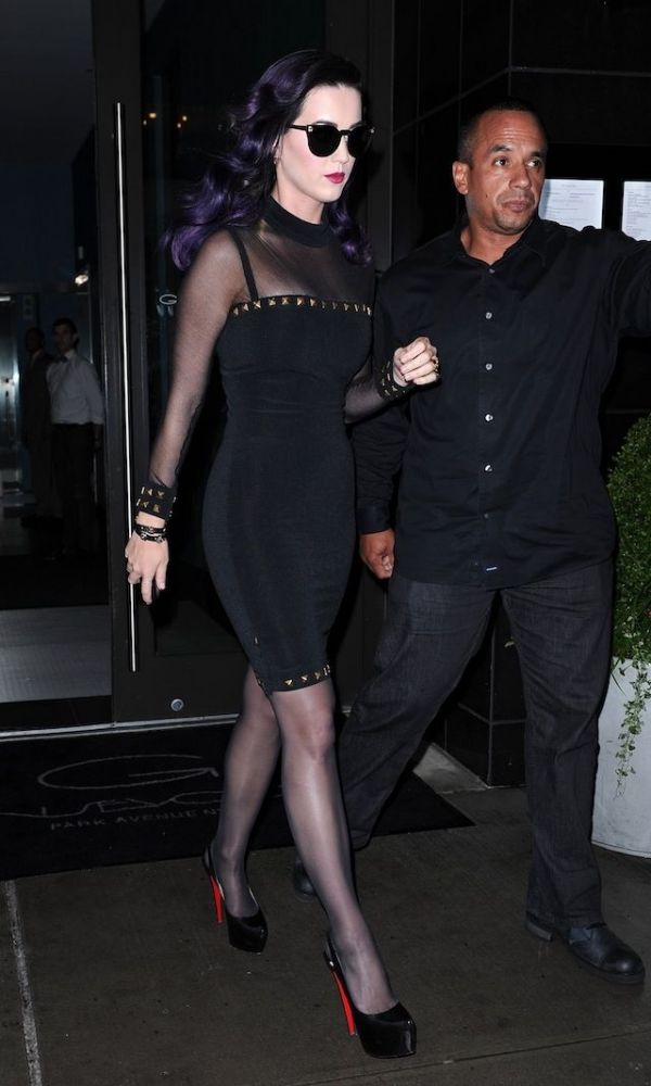 Katy Perry: Sexy Goth κι όποιος αντέξει