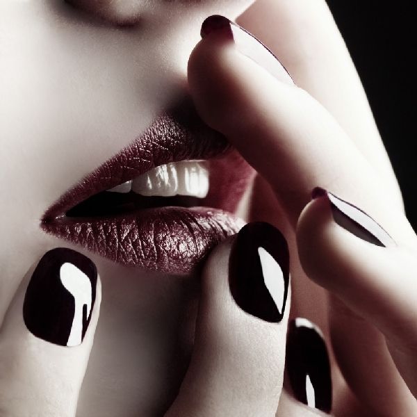 Βρήκαμε τα τέλεια βερνίκια για gel manicure που μπορείς να κάνεις μόνη σου!