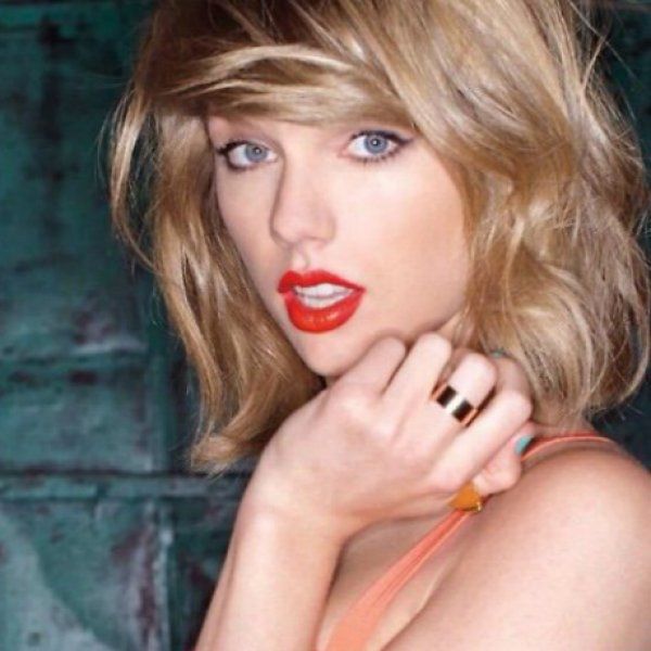 Η Taylor Swift υιοθέτησε το sneaker trend που θα λατρέψουμε τη φετινή χρονιά