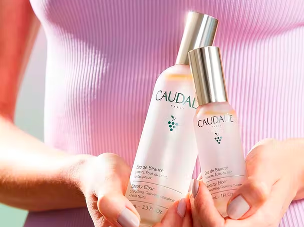 Caudalie Beauty Elixir: Ένα mist με δεκάδες χρήσεις και το πιο star studded fan club του κόσμου