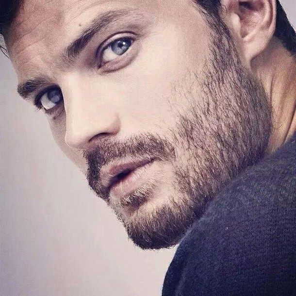 Σας έλειψε; Ο Jamie Dornan ανεβάζει το θερμόμετρο στα ύψη στο trailer της νέας του ταινίας