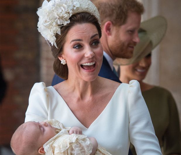 Άβολο! Το στιγμιότυπο που δείχνει την Kate Middleton γυμνή από τη μέση και κάτω έχει γίνει viral