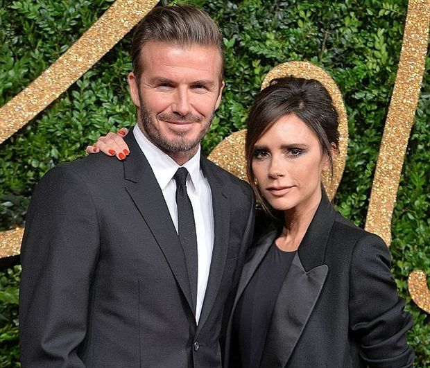 Oops! Τρίτο πρόσωπο στην ζωή των Beckhams και η Victoria... εκτός εαυτού