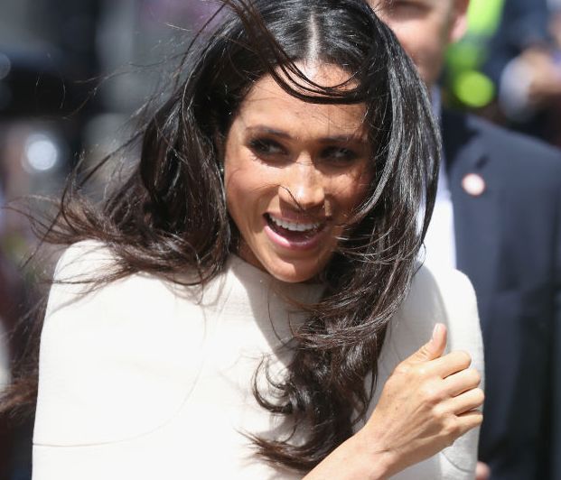Λίγο έλειψε να πέσει η Meghan αλλά ο πρίγκιπας Harry την έσωσε τελευταία στιγμή!