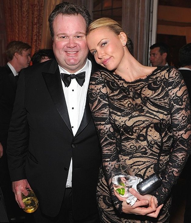 H Charlize Theron έχει νέο άντρα (και σίγουρα δεν είναι αυτό που περιμένατε)