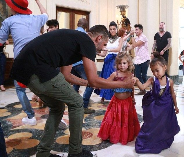 Αυτές είναι οι πιο ωραίες φωτογραφίες από το ταξίδι των Kardashian στην Κούβα