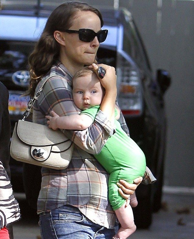 Η πρώτη εμφάνιση του μπόμπιρα της Natalie Portman