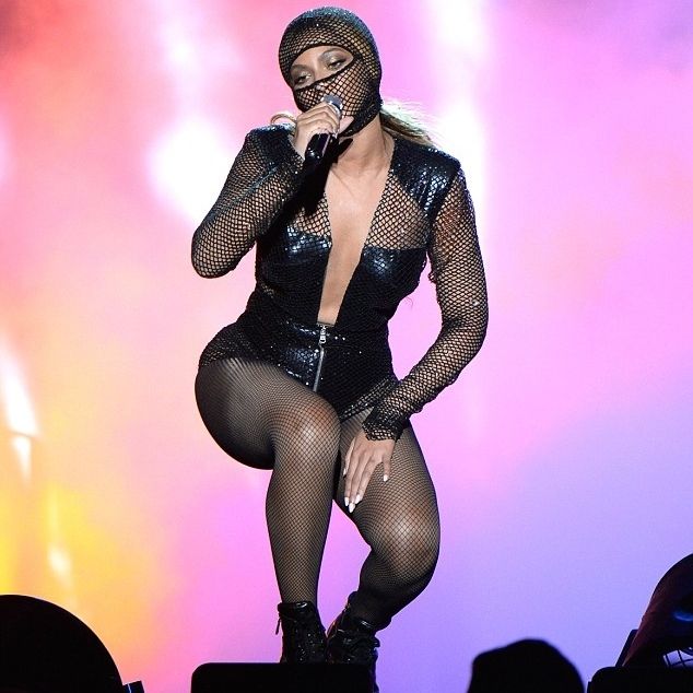 Super sexy on stage: H Beyonce μας αποκαλύπτει τα juicy οπίσθιά της