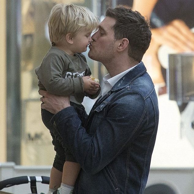 Τα πιο ευχάριστα νέα της ημέρας: Ο γιος του Michael Bublé κέρδισε τη μάχη με τον καρκίνο