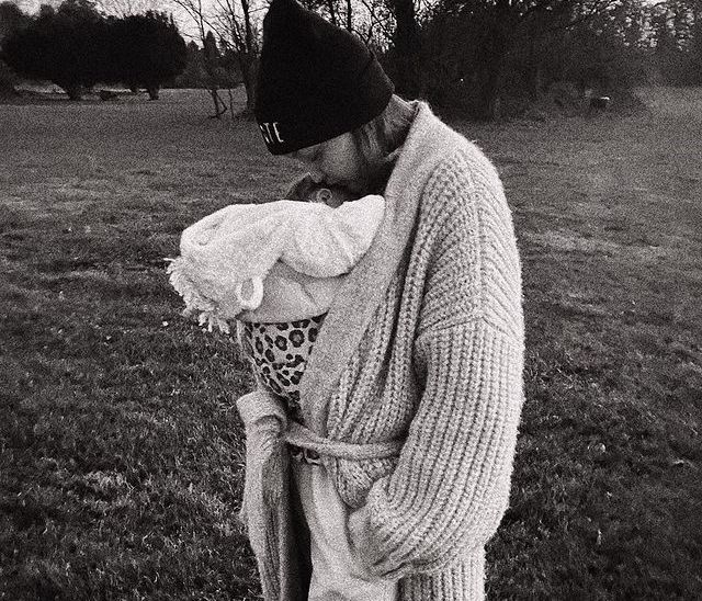 Gigi Hadid: Η φωτό με την κόρη της ξετρέλανε το Instagram