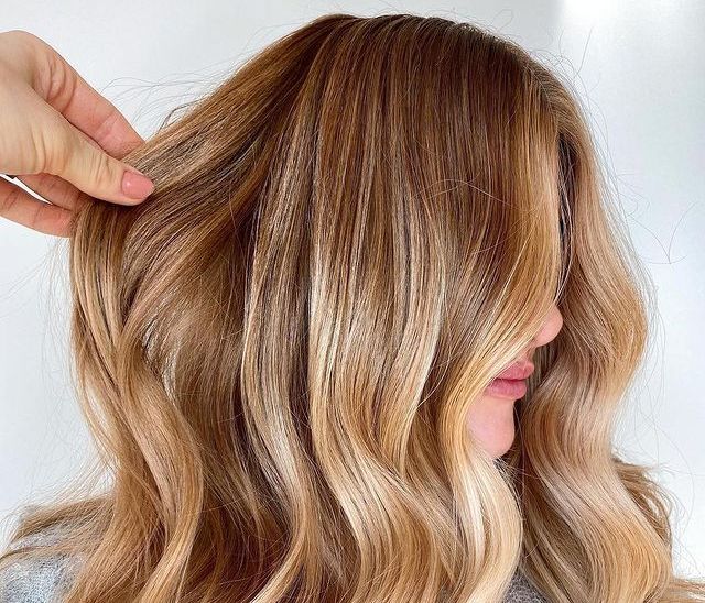 Αυτό το hair color trend έχει κατακλύσει το Tik Tok εδώ και λίγες μέρες