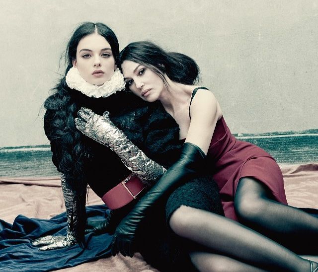 Η Monica Bellucci φωτογραφίζεται με την κόρη της που μοιάζουν σα δυο σταγόνες νερό