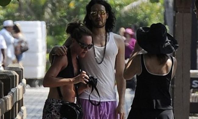 Ο Russell Brand γυρίζει ταινία και η Katy Perry κάνει bungee jumping