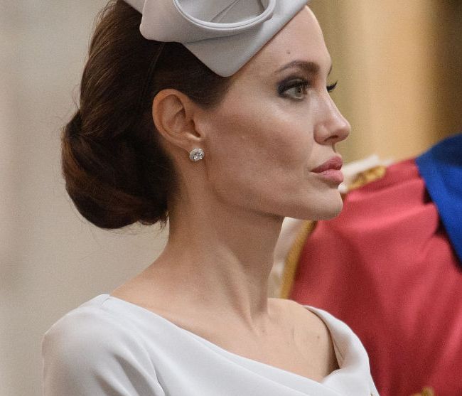 Απελπισμένη η Angelina Jolie: Η κίνηση που έκανε για να σώσει την κατάσταση