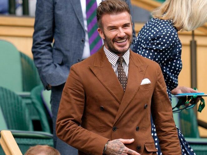 Ο David Beckham κάθισε στην ουρά για τη βασίλισσα, αλλά η παρουσία του ξεσήκωσε αντιδράσεις